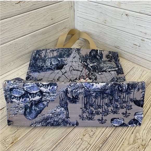 🌸 Dior Limited Edition Around the World Tote Bag Platinum Gift - Picture 4 of 5